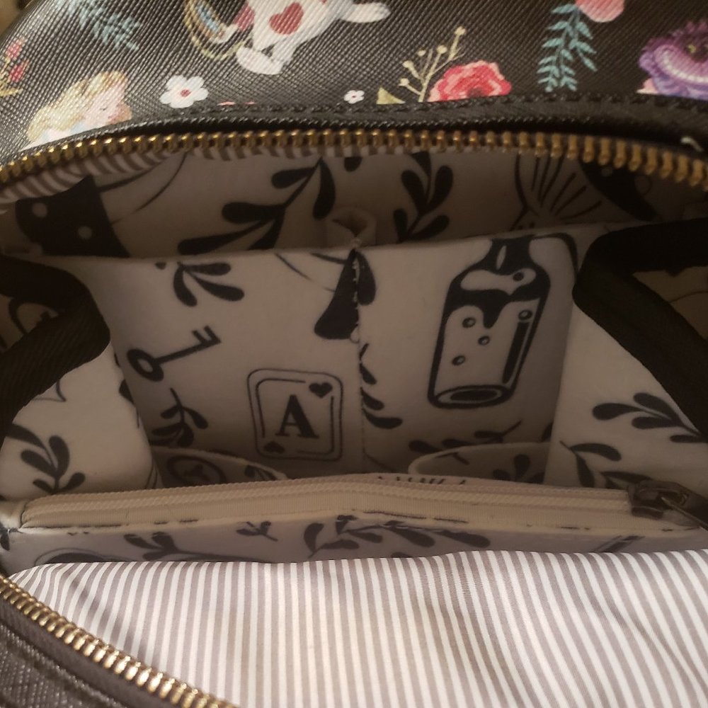 Alice In Wonderland Backpack Organizer - Picture 3 of 7